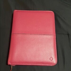 Franklin Covey Planner Genuine Leather Full Zip 7 Ring Binder 10.5” x 8” Red